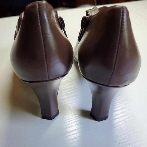 Bellini Brown Leather Cutout Pumps - Picture 6 of 10